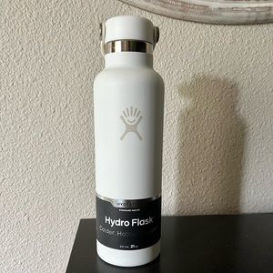 21 oz White Skyline Hydroflask